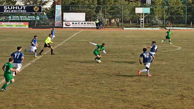 Şuhut Belediye Hisarspor kazanmasını bildi