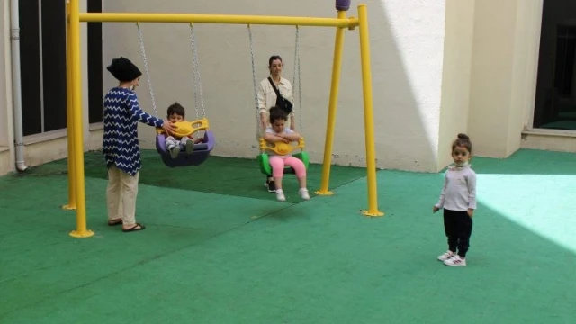Suluova Belediyesinden hastaneye gitmekten korkan çocuklar için oyun parkı