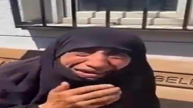 Suriyeli yaşlı kadına tekmeli saldırı