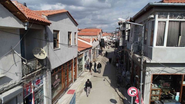 Tarihi çarşıda çalışmalar hızla ilerliyor
