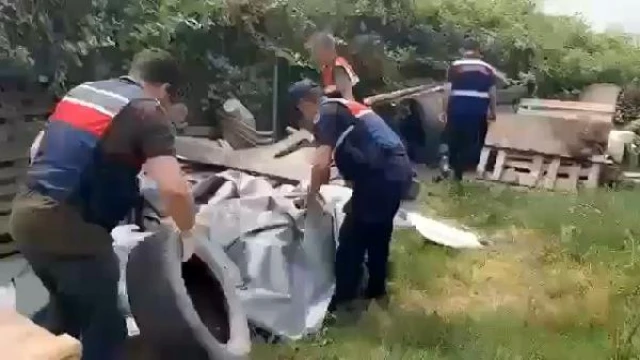 Tarihi mezar taşlarını satmak isterken yakalandı