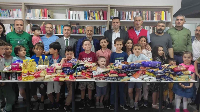 TDED Manisa Şubesinden Türk Kızılay’a gıda kolisi bağışı