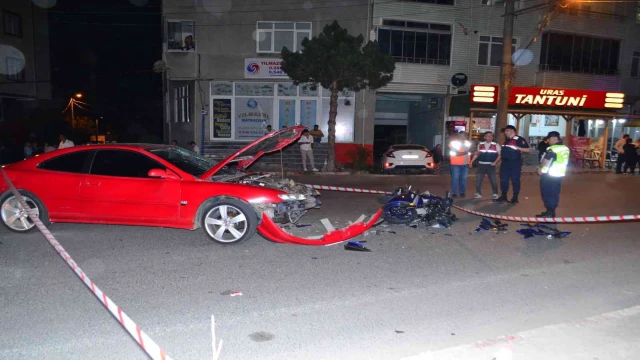Tekirdağ’da 1’i ağır 2 kişinin yaralandığı korkunç kazada sürücü firar etti