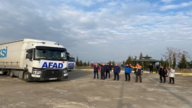 Tekirdağ’dan Ukrayna’ya 5 tır yardım gönderildi