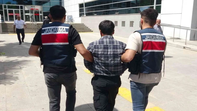 Terör örgütüne üye oldukları iddia edilen 3 şahıs adliyeye sevk edildi