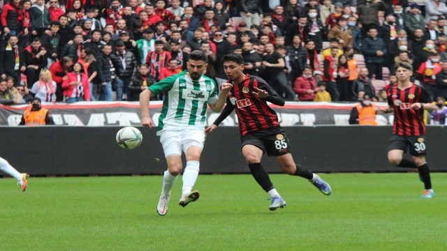 TFF 2. Lig: Eskişehirspor: 1 - 1922 Konyaspor: 2