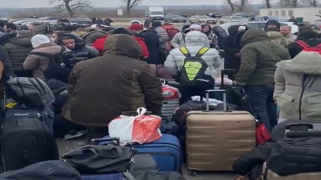 Ukrayna - Romanya sınırında 20 kilometrelik kuyruk