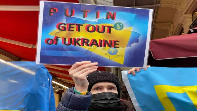 Ukraynalılardan Rusya Konsolosluğu önünde eylem