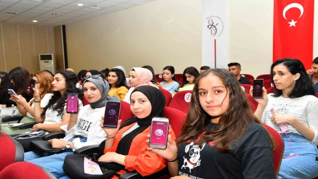 Üniversite öğrencilerine KADES uygulaması tanıtıldı