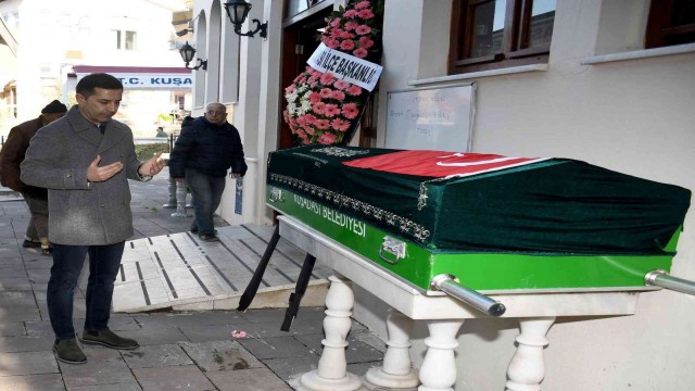 Ünlü müzisyen Kuşadası’nda gözyaşları içinde toprağa verildi