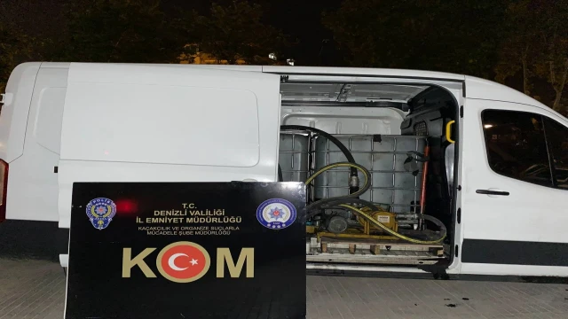 Ürettikleri 2,2 bin litre kaçak akaryakıtı satamadan yakalandılar