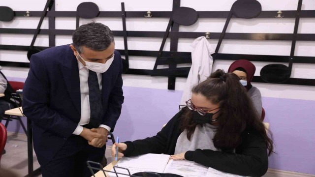 Vali Atay, öğrencilerle bir araya geldi