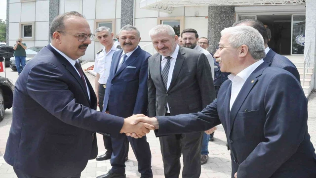 Vali Canbolat muhtarları dinledi