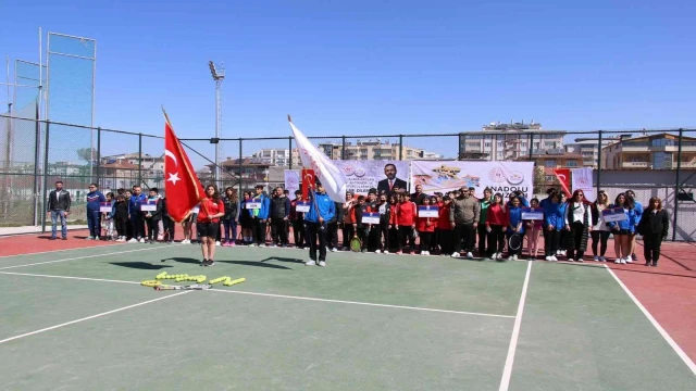 Van’da Analig Tenis Grubu müsabakaları başladı