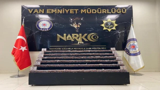 Van’da, araçta 28 bin 80 sentetik hap ele geçirildi