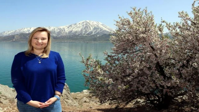 Vanlılar ona, o Ukraynalılara yardım ediyor