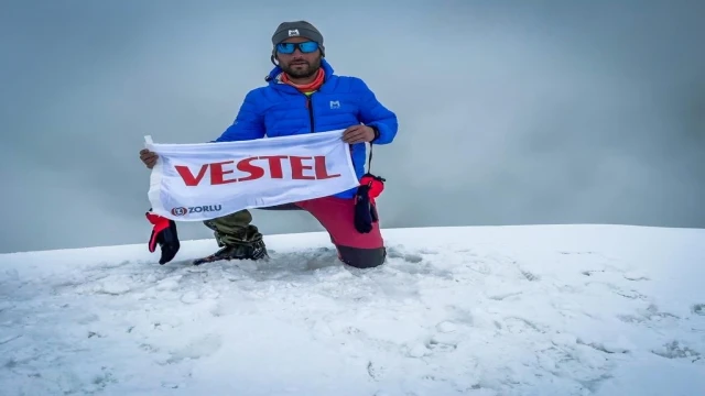Vestel’in dağcısından 5 zirve tırmanışı