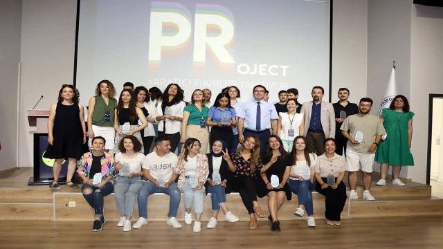 Yenilikçi fikirleriyle ön plana çıkan üniversiteliler ödüllendirildi