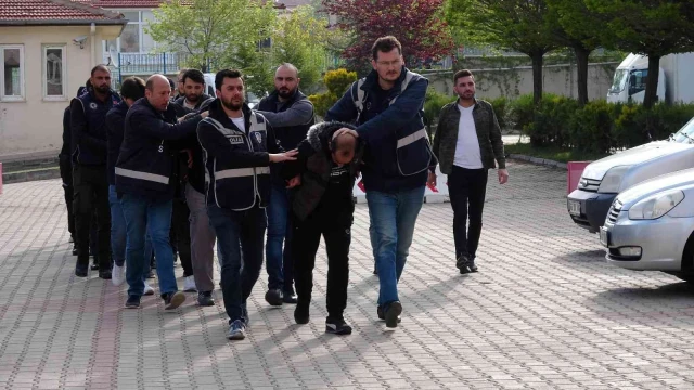 Yozgat’ta DEAŞ’a şafak operasyonu: 10 gözaltı