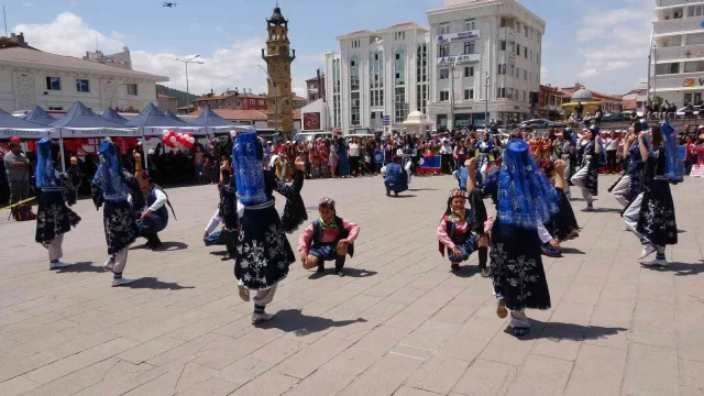Yozgat’ta Halk Oyunları Şenliği düzenlendi