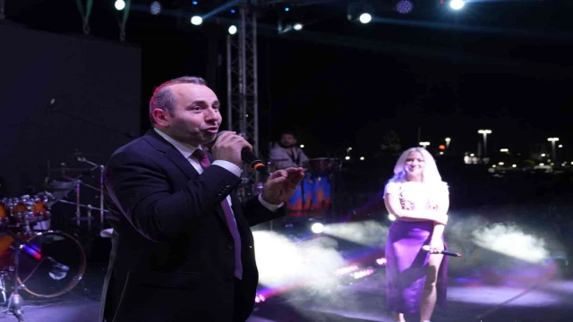 YUNİFESST’22’ye Ece Seçkin damgasını vurdu