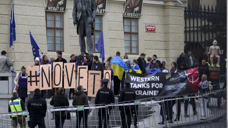 Prag’daki AB zirvesi öncesi "Ukrayna’ya destek" gösterisi