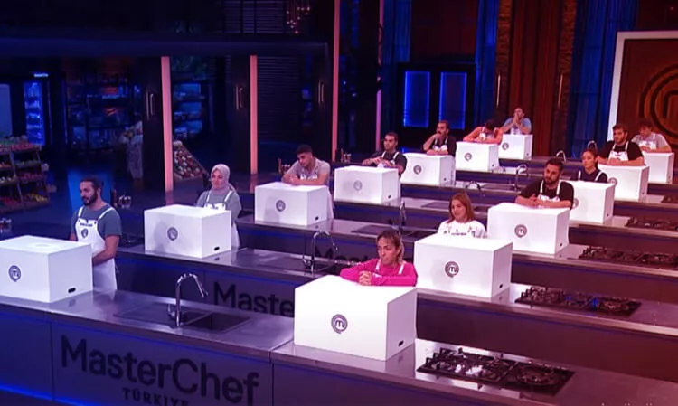 MASTERCHEF KAPTANLIĞI KİM KAZANDI 31 Ekim? MasterChef'te haftanın mavi ve kırmızı takımları belli oldu...