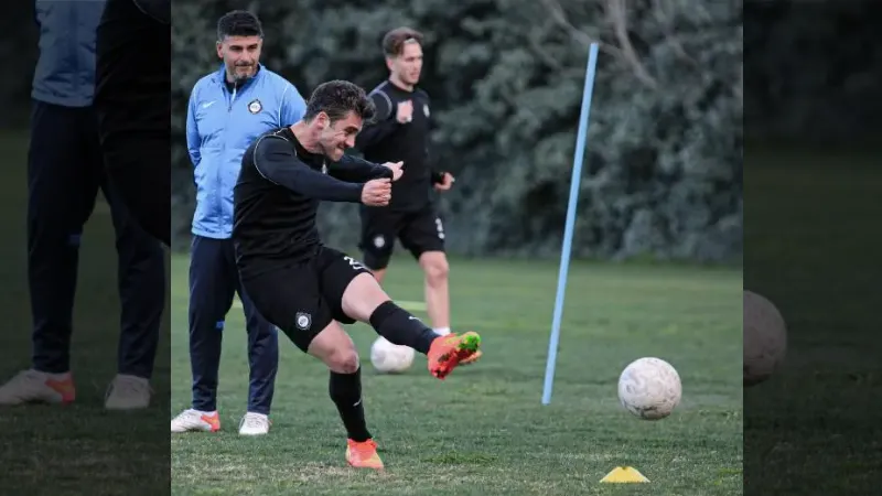 Altay'da Murat Berkan sözleşme uzattı