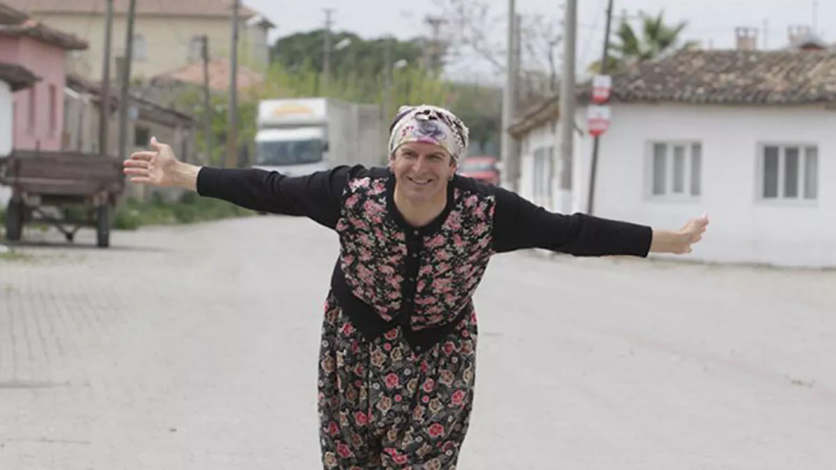 'İhsan Hala'ya afişli borç tepkisi