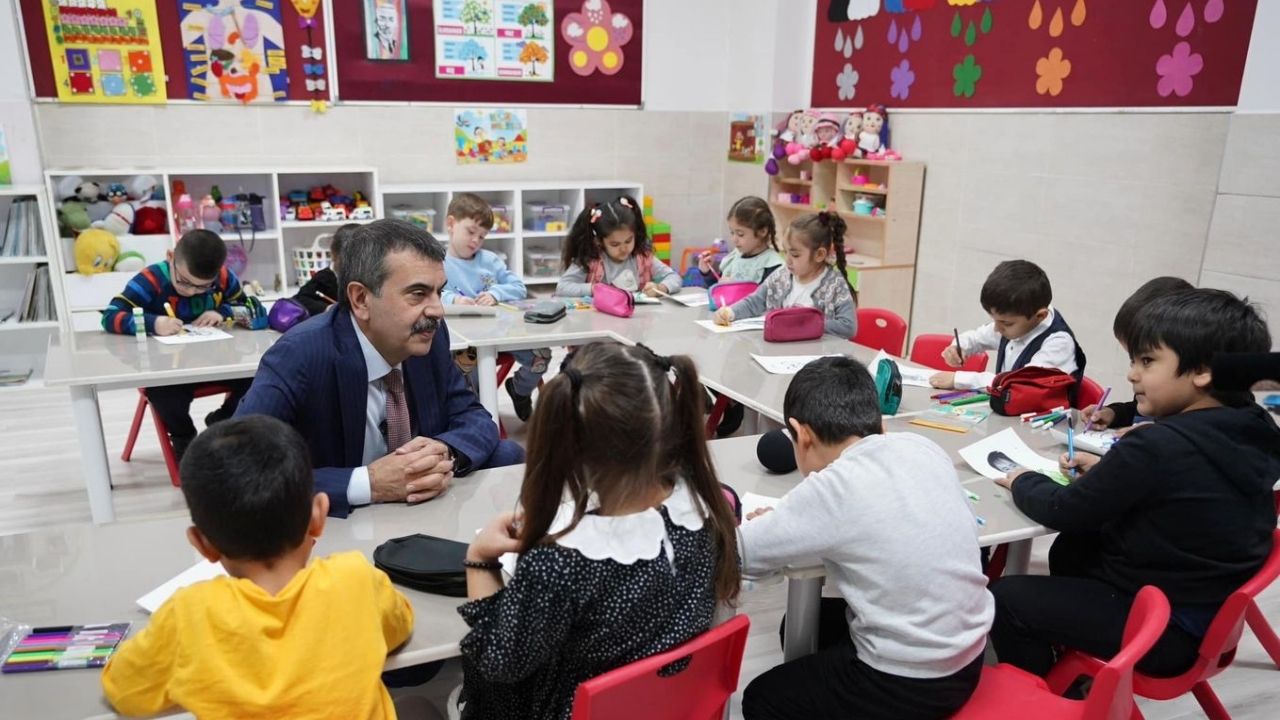 Adana Kız Lisesi’nde Millî Eğitim Bakanı’nın Ziyareti